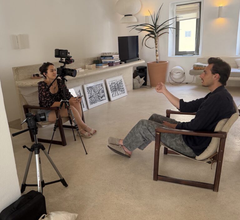 Joana Zozime en tournage multicaméra à Marseille, interview filmée sur deux axes avec des caméras Sony